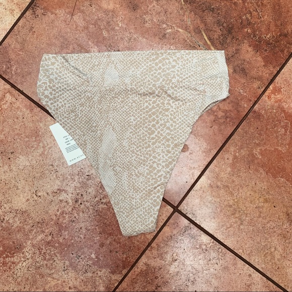 Acacia light snake g land bottom - Picture 2 of 4